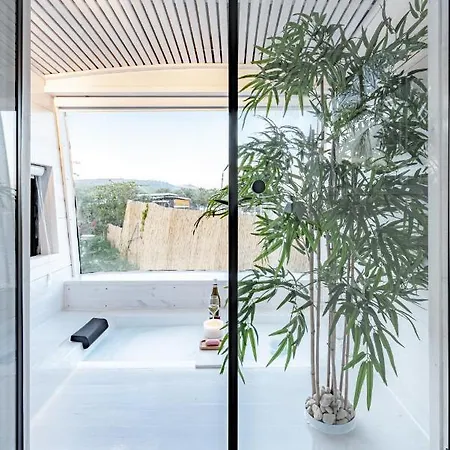 Hotel Leobus-לאו באס à Menaẖemya Extérieur photo