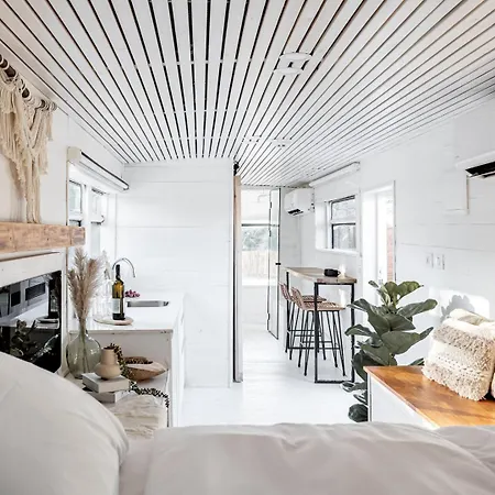 Hotel Leobus-לאו באס à Menaẖemya Extérieur photo