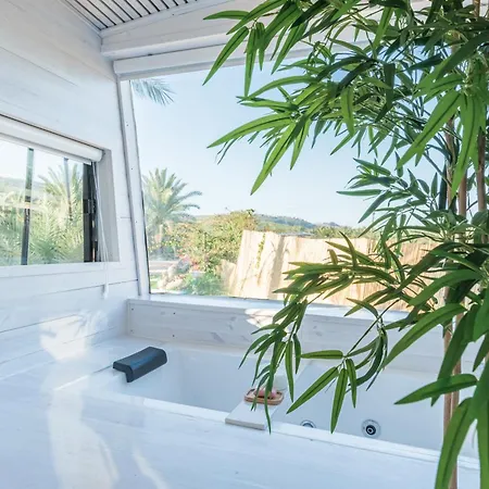 Hotel Leobus-לאו באס à Menaẖemya Extérieur photo